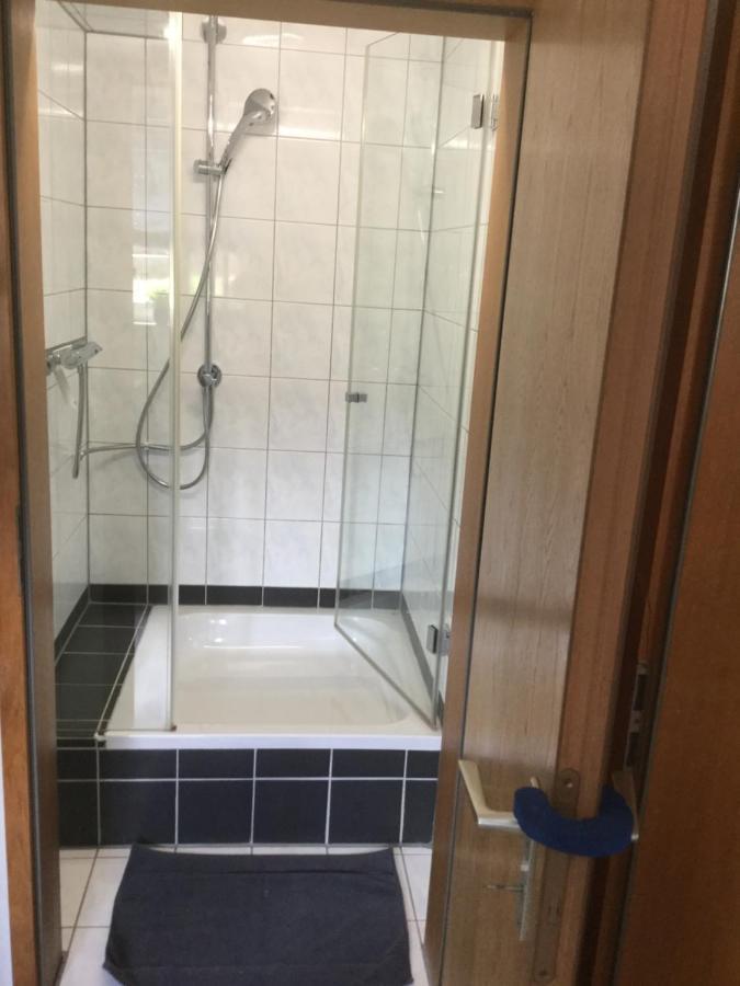 Ferienwohnung Schwarz Sersheim Bagian luar foto